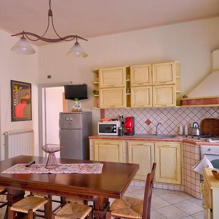 Casa Vacanze Il Gatto Rosso Trecase Exterior foto